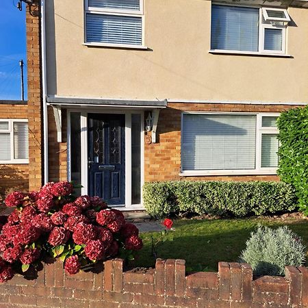 Gatwick House Apartment Crawley  Exterior photo